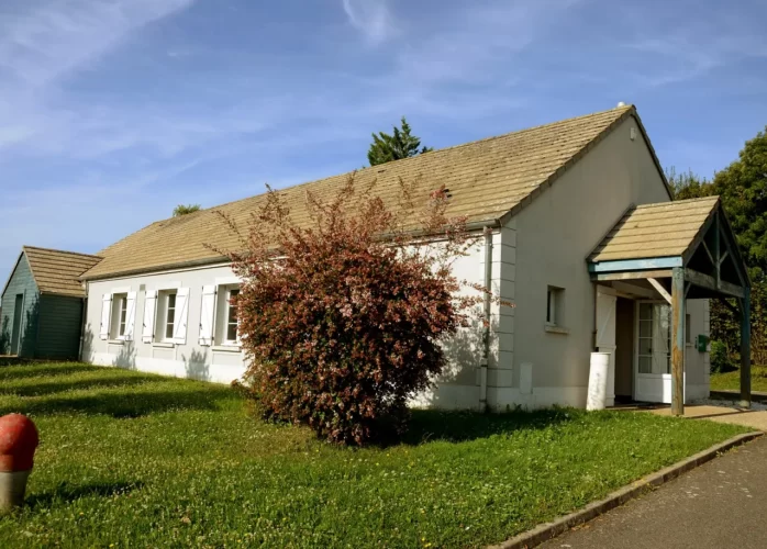 Salle des fetes Melz-sur-Seine village Seine et Marne 77 proche Provins
