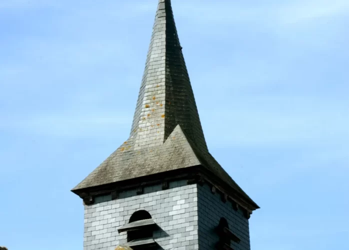 Clocher Eglise classee Melz-sur-Seine village Seine et Marne 77 proche Provins