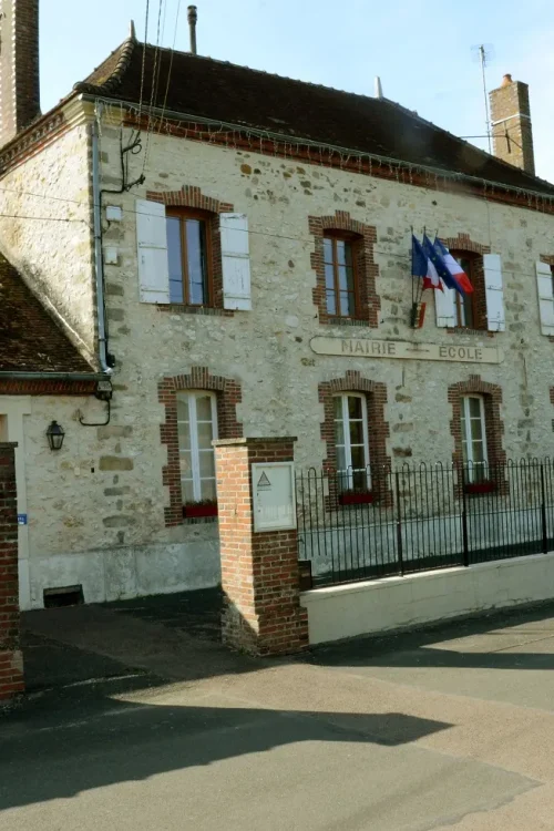 Mairie Melz-sur-Seine village Seine et Marne 77 proche Provins Mairie Melz-sur-Seine village Seine et Marne 77 proche Provins